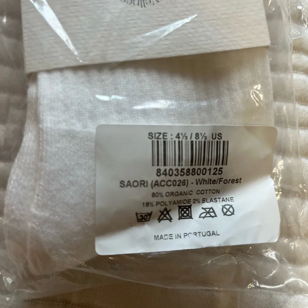 Sporty & Rich Serif Logo Socks in White/Forest - Picture 4 of 4